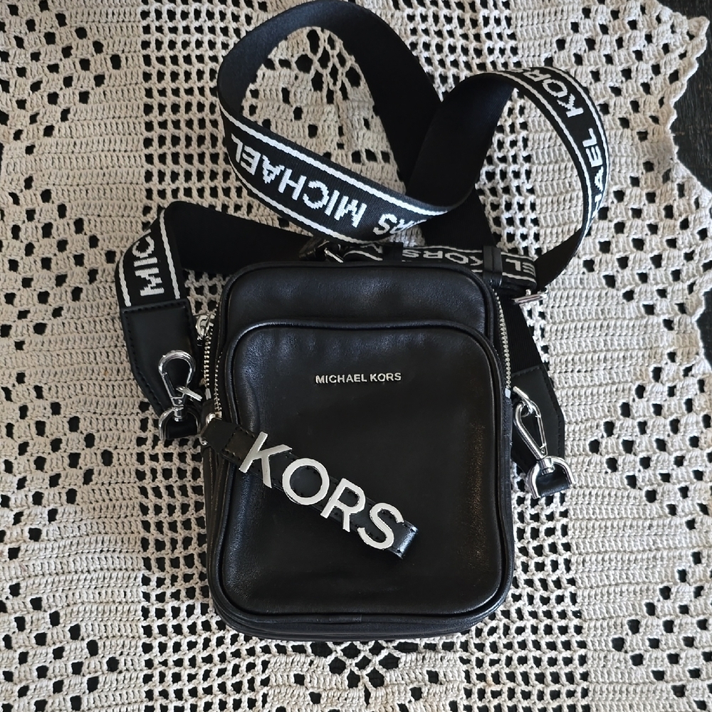Michael Kors Black Crossbody Bag with Logo Strap 💖